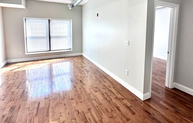 1 bed, 1 bath, 670 sqft, $1,825, Unit 137