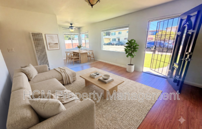 922 W 25 ST