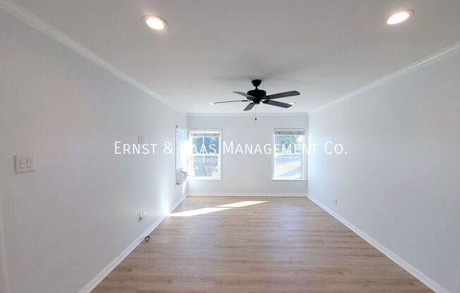 4217 1/2 BELLFLOWER BLVD