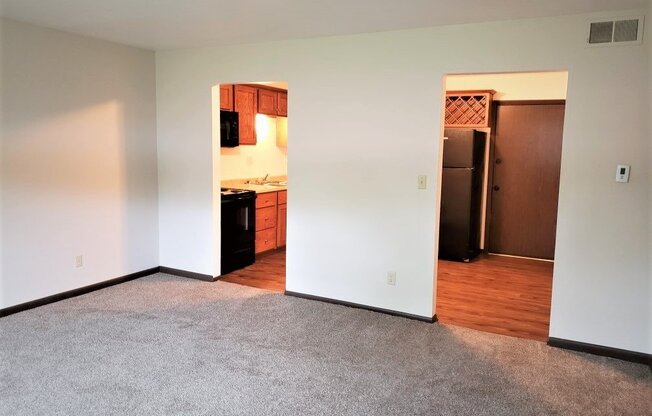 1 bed, 1 bath, 700 sqft, $850, Unit 801 West Crestwood Drive Apt 101