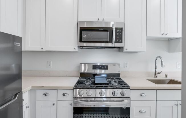1 bed, 1 bath, 796 sqft, $1,795, Unit 101