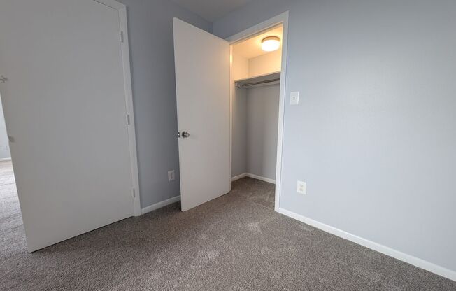2 beds, 1 bath, $2,200, Unit 622