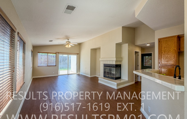 Lovely 3 Bedroom - Heart of Roseville