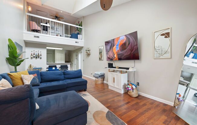 Light filled 1 BR/BA Condo with Loft!  Community Pool!  Available Sept 10!