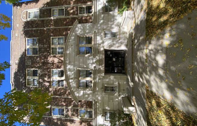 1020 E. Lyon St.