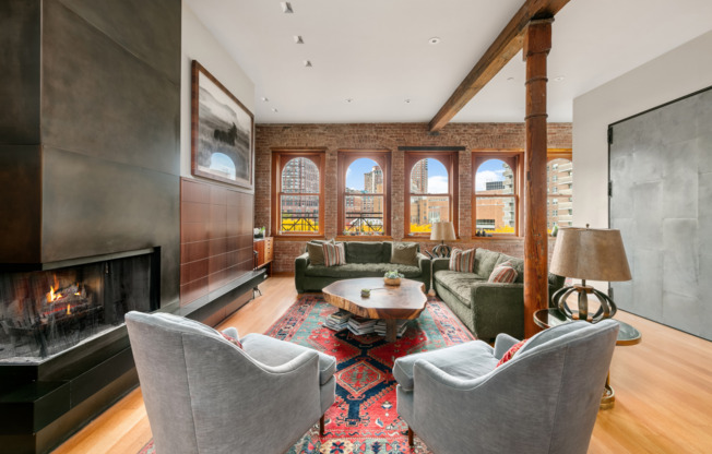 321 GREENWICH ST