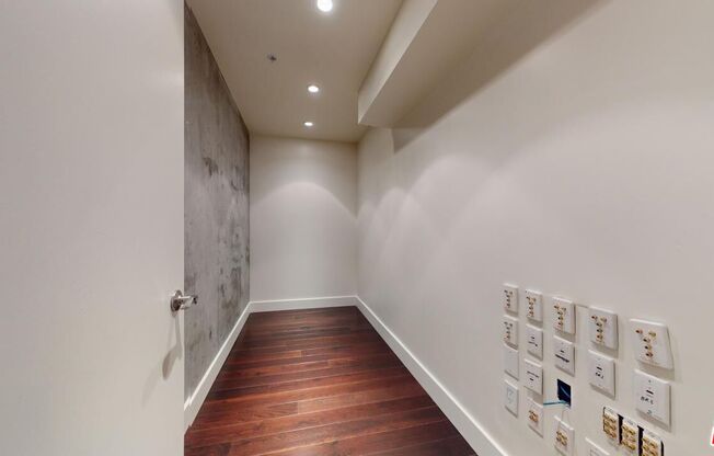 3 beds, 3 baths, 2,968 sqft, $7,300, Unit 105