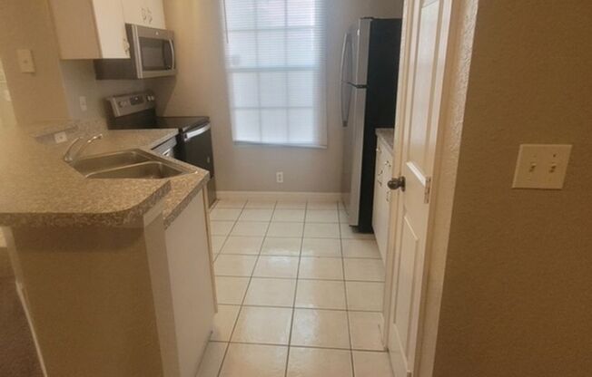 1/1 Condo in Metrowest