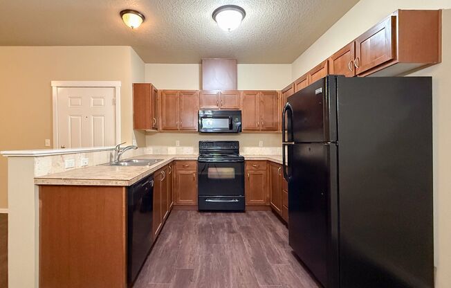 2 beds, 2 baths, 1,090 sqft, $1,600, Unit 523-06