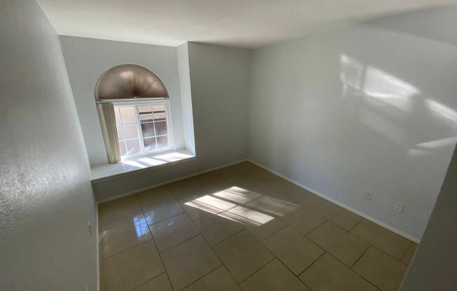 3 beds, 2 baths, $1,600