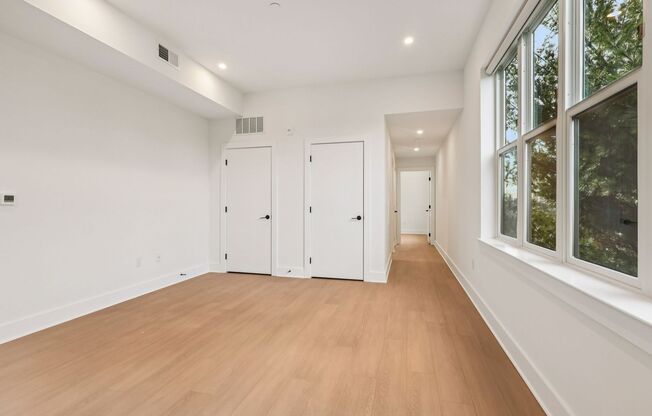 2 beds, 1 bath, 800 sqft, $2,154, Unit 412