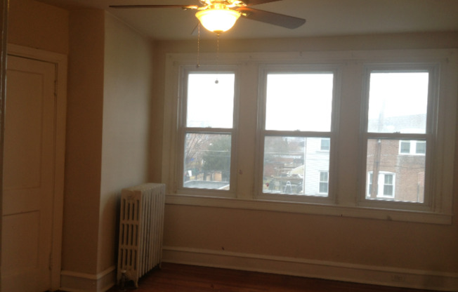 3 beds, 1 bath, $1,600