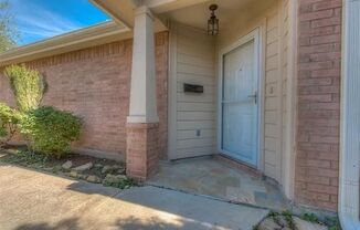 3 beds, 2 baths, $2,300