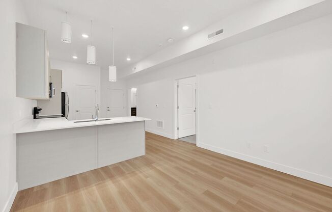 1 bed, 1 bath, $1,200, Unit 308