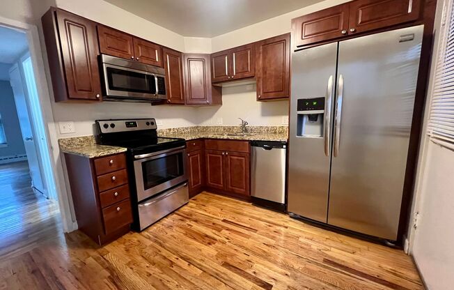 2104-24 W. Foster Ave