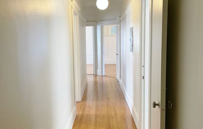 2 beds, 1 bath, $3,500