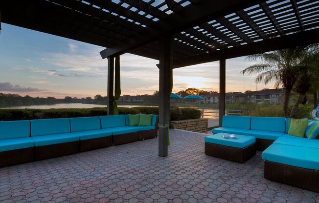 A shady outdoor area at water's edge can be found at the lounge under the pergola.