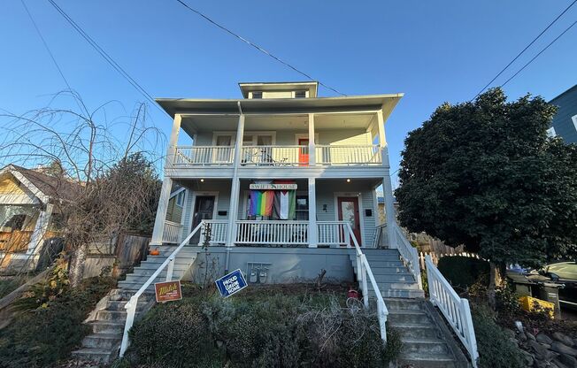 Charming 1912 Vintage 2-Bedroom + Finished Loft in Sellwood – Available Now!