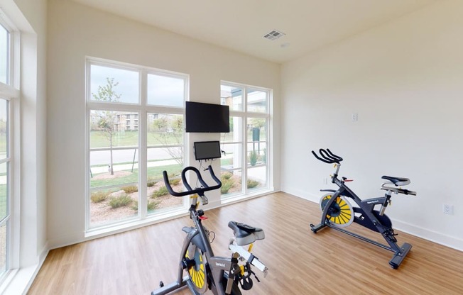 the gym at the flats at obsidian at The Fitzroy San Marcos, Texas