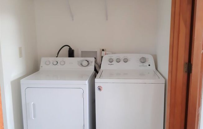 2 beds, 1 bath, 903 sqft, $1,240, Unit M-2