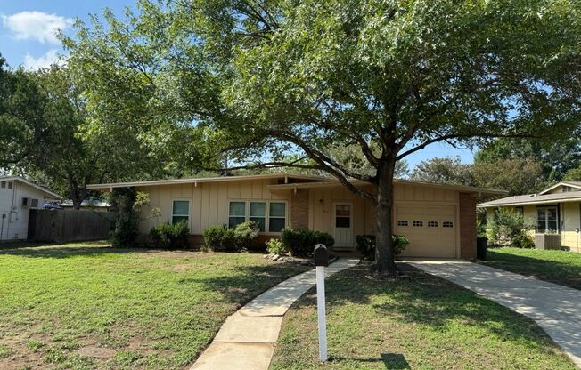 Welcome to this charming 3-bedroom, 1.5-bathroom home with easy access to FT. SAM, BAMC, RANDOLPH AFB, and the airport