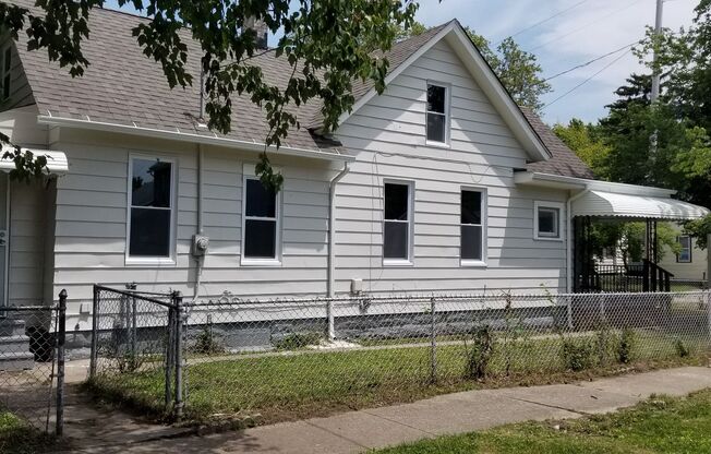 Clark/Fulton - 4 bed/1 bath - Single Family Home