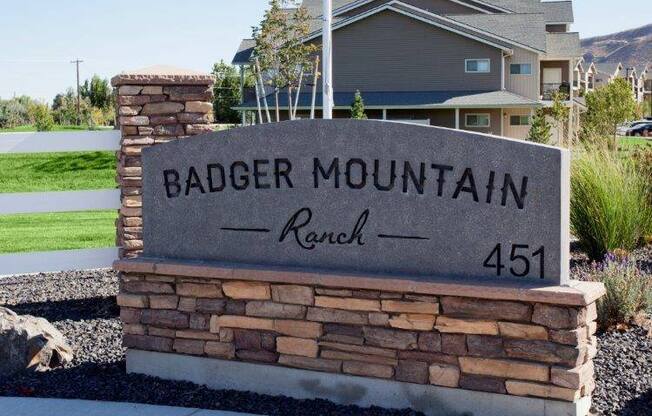 Badger Mountain Ranch monument sign in front of leasing office