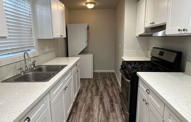 2 beds, 1 bath, 800 sqft, $2,645, Unit 175402