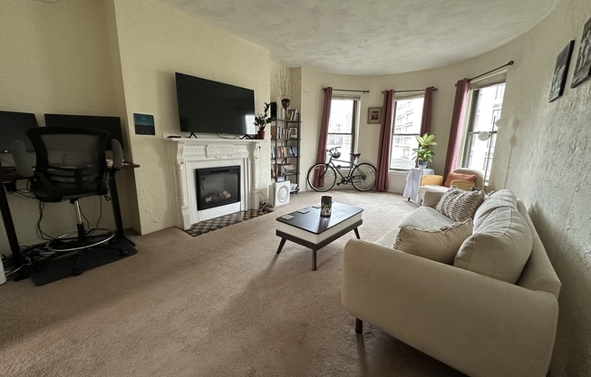 10 Westland Ave 1