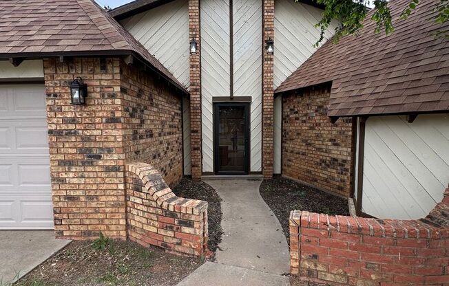 A Large 2 Bed with Sauna and walk in Jacuzzi! Large Rec Room!