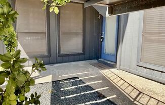 909 Reinli St