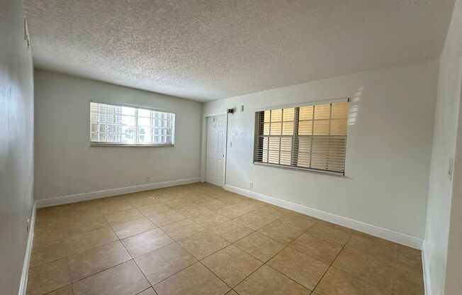 2 beds, 1 bath, $1,895, Unit 118