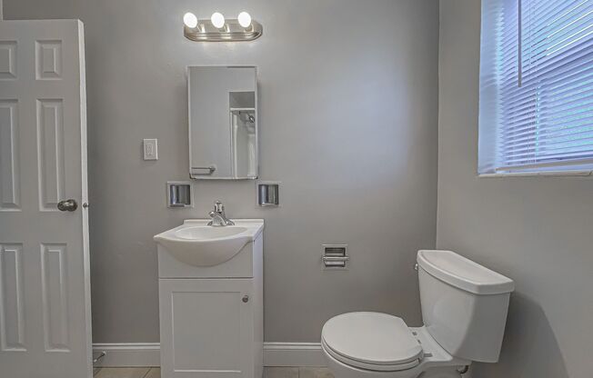 2 beds, 1 bath, 650 sqft, $825, Unit 313-04