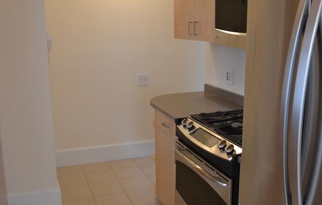 1 bed, 1.5 baths, $4,750, Unit 5D