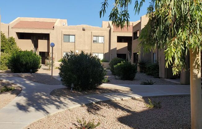 1 Bedroom Condo - Scottsdale - Updated - Ground level - In unit washer/dryer