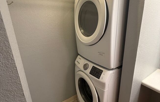 1 bed, 1 bath, $1,600, Unit #41