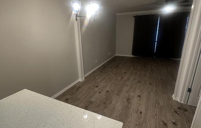 1 bed, 1 bath, 627 sqft, $1,100