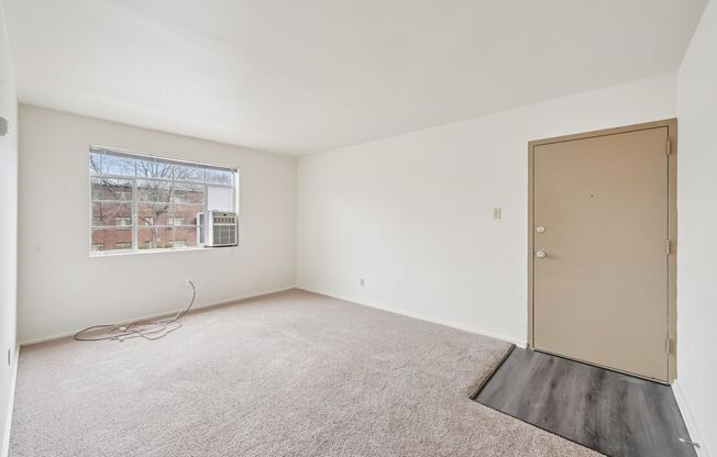 2 beds, 1 bath, 610 sqft, $850, Unit 195-03