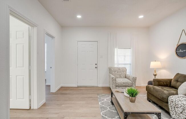 Spacious beautifully designed 3-bed and 2-bath!
