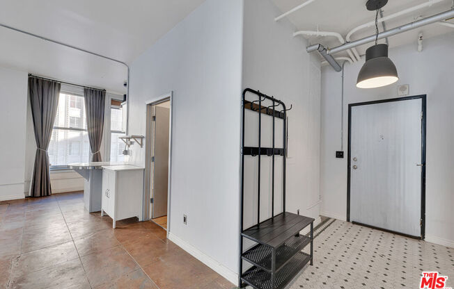 Studio, 1 bath, 650 sqft, $2,000, Unit 811