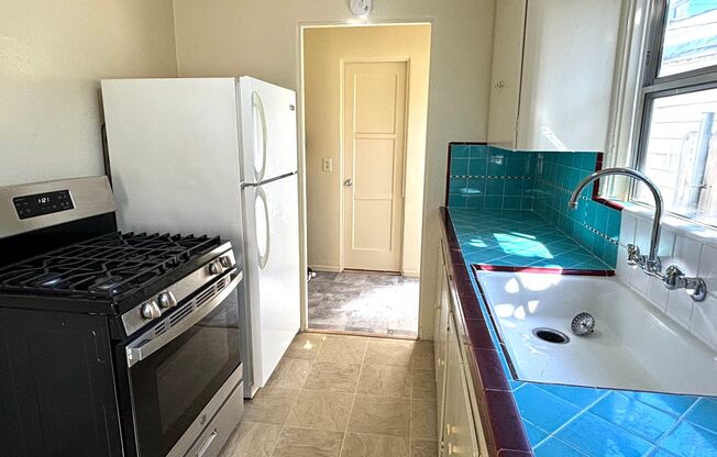 1 bed, 1 bath, 650 sqft, $2,550, Unit 5040