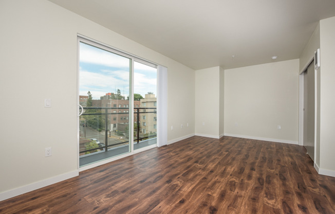 Studio, 1 bath, 466 sqft, $1,850, Unit 301