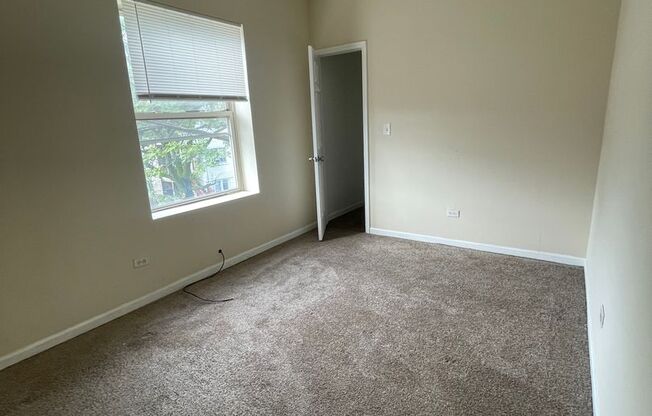 1 bed, 1 bath, $1,350