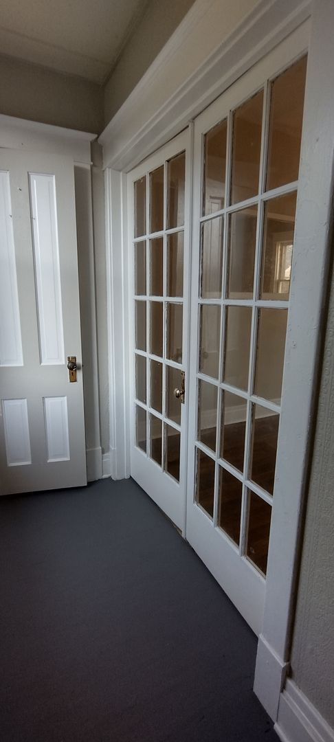 3 beds, 1 bath, $1,400, Unit 3