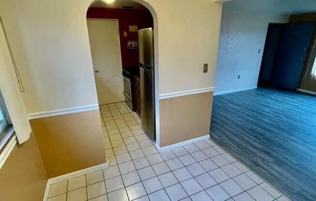 2 beds, 1 bath, 900 sqft, $975, Unit 4