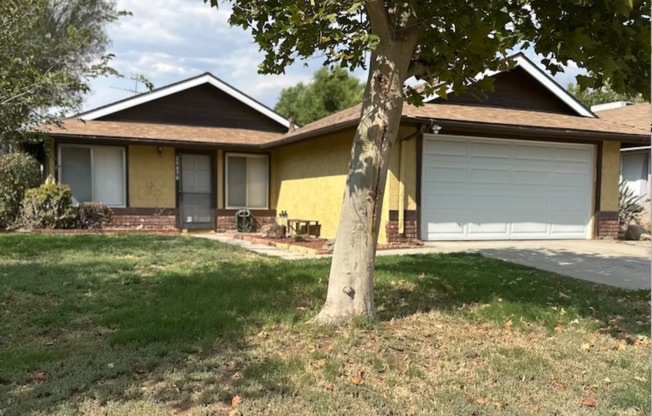 3 beds, 2 baths, $2,400