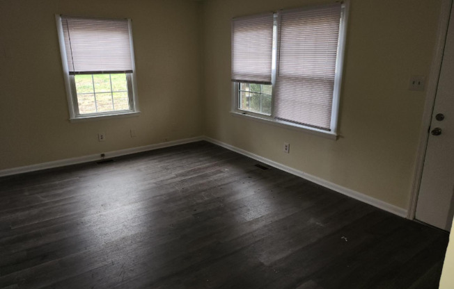 310 ELLEN DR