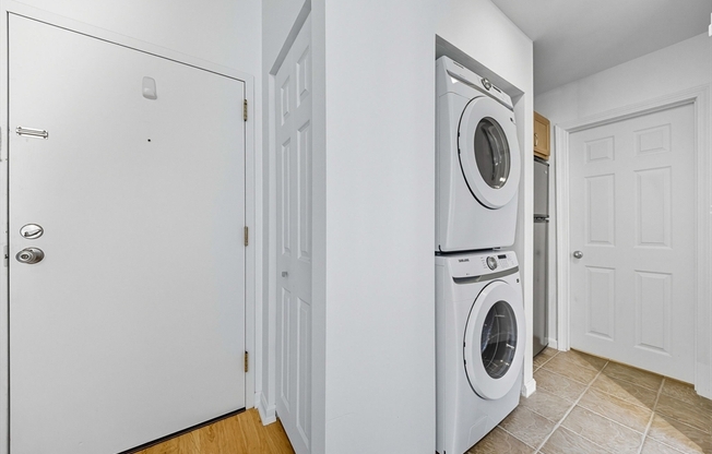 1 bed, 1 bath, 440 sqft, $2,100, Unit U106