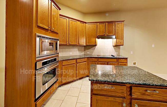 643 E SANDRA LN