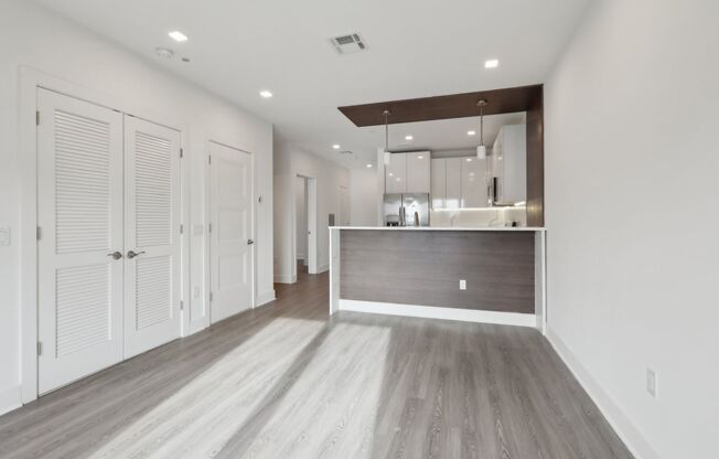2 beds, 1 bath, 1,040 sqft, $2,750, Unit 304